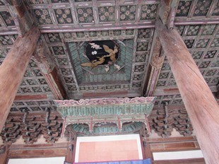 Séoul - Changgyeonggung - plafond de la salle du trône