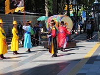 Séoul - Deoksugung - relève de la garde (tambour)