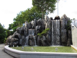 Busan - Parc de Yongdusan - chutes d'eau