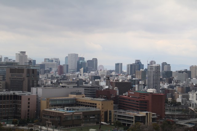 Osaka - vue de la ville depuis la terrasse du Château d’Osaka