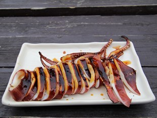 Tokyo - Kamakura - Enoshima Island - grilled cuttlefish