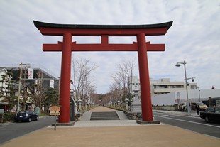 Tokyo - Kamakura - Tsurugaoka Hachimangu Shrine - torii gate