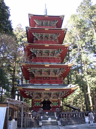 Tokyo - Parc National de Nikko - Sanctuaire Toshogu - pagode à cinq étages