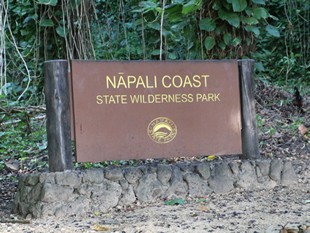 Kauai - Na Pali Coast State Wilderness Park - sign