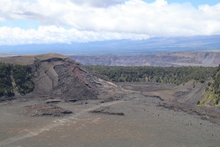 Big Island - Volcanoes National Park - Kilauea Iki Crater, zoomed view