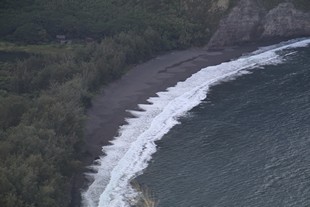 Big Island - Waipio Valley Lookout - view of the black sand beach