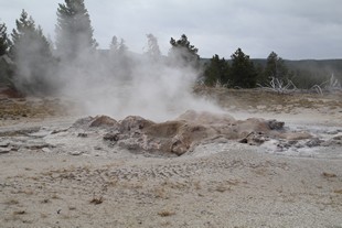 Yellowstone National Park - Madison - Fountain Paint Pot and Lower Geyser Basin - Jet Geyser