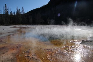 Yellowstone National Park - Old Faithful Village - Black Sand Basin - Emerald Pool